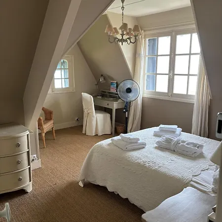 Grande Maison Sur La Plage Bénerville-sur-Mer